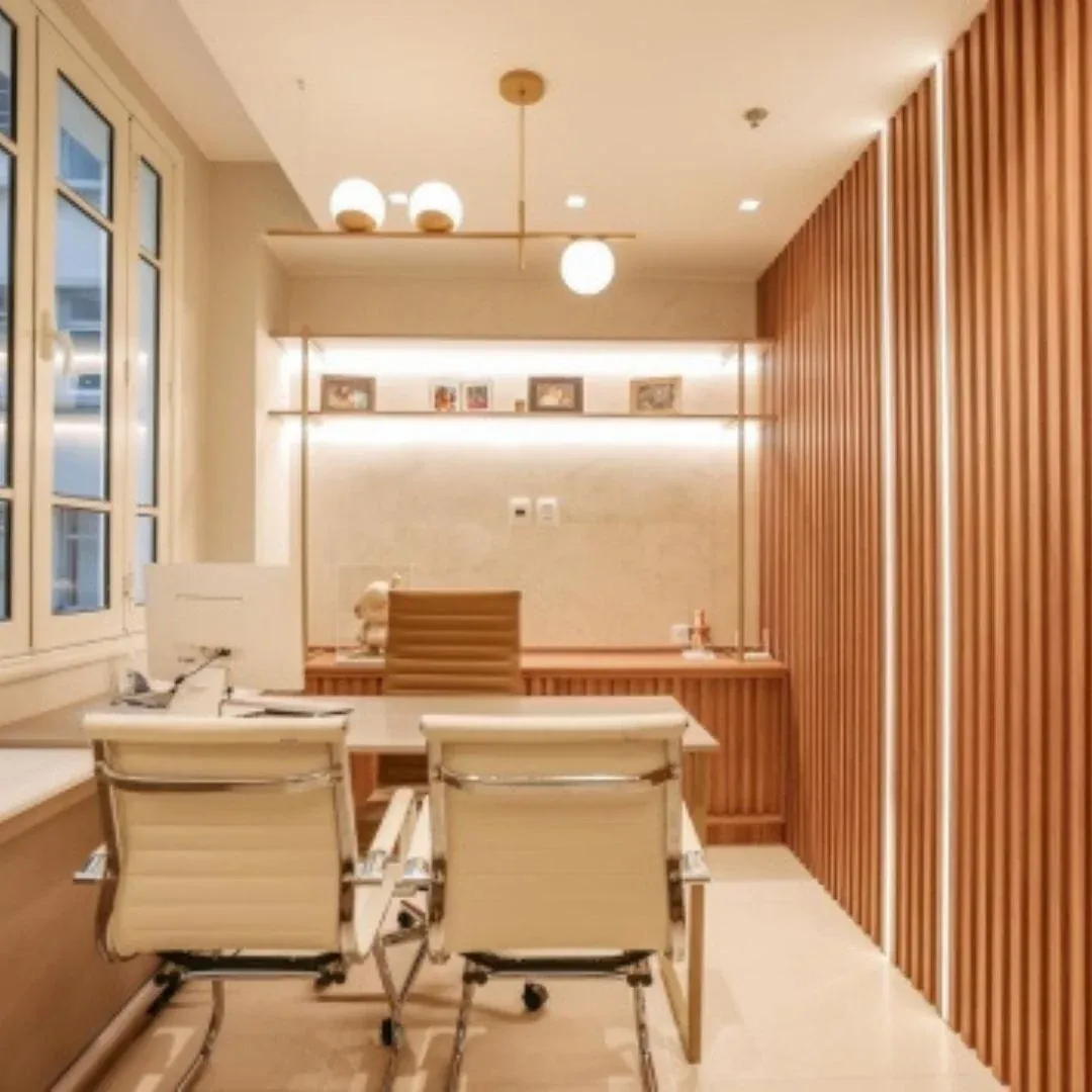 Consultation room at Dr. Daniel Ramallo's orthopedic office
