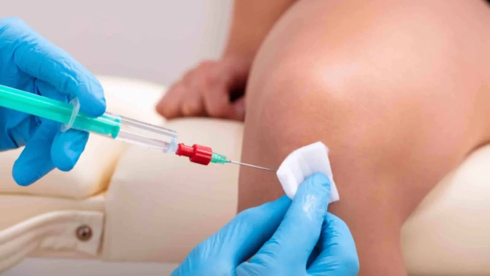 Intra-articular injection in the knee